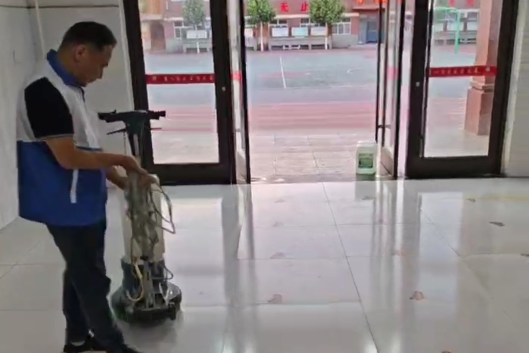 某学校教学楼防滑处理