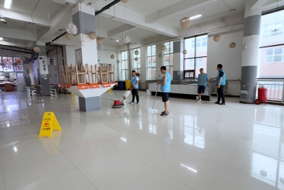 某大学餐饮中心地面防滑处理