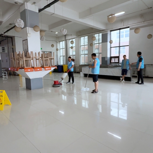 某大学餐饮中心地面防滑处理